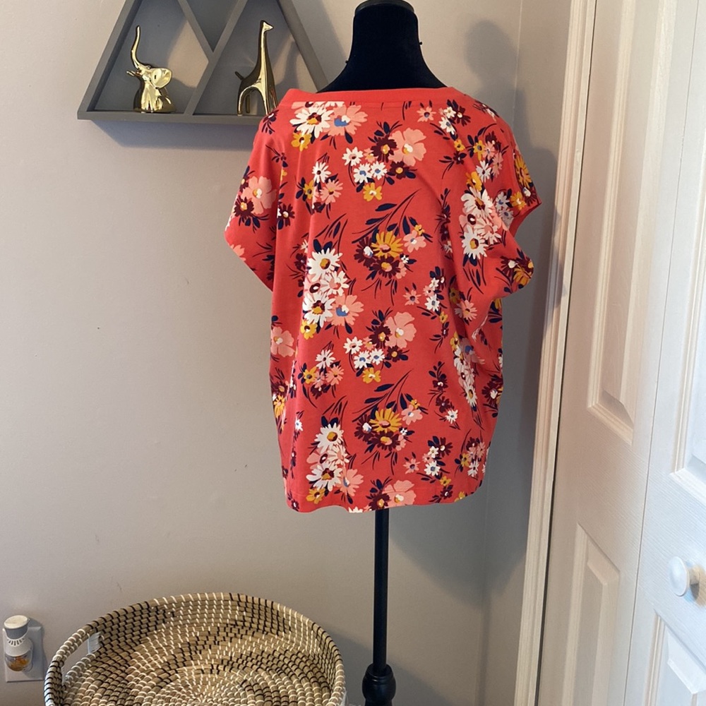Ladies Loft Size LP orange floral cotton top, NWOT never worn No defects - Picture 2 of 4